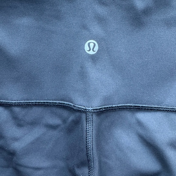 Lululemon Black Cropped Leggings Size 12 - Picture 4 of 6